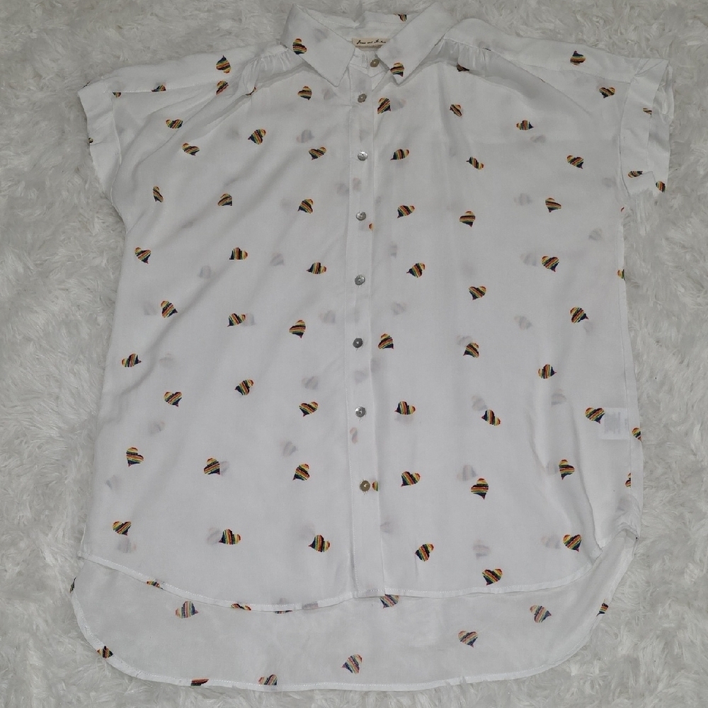 Jane and Delancey Rainbow Heart Short Sleeve. Size L